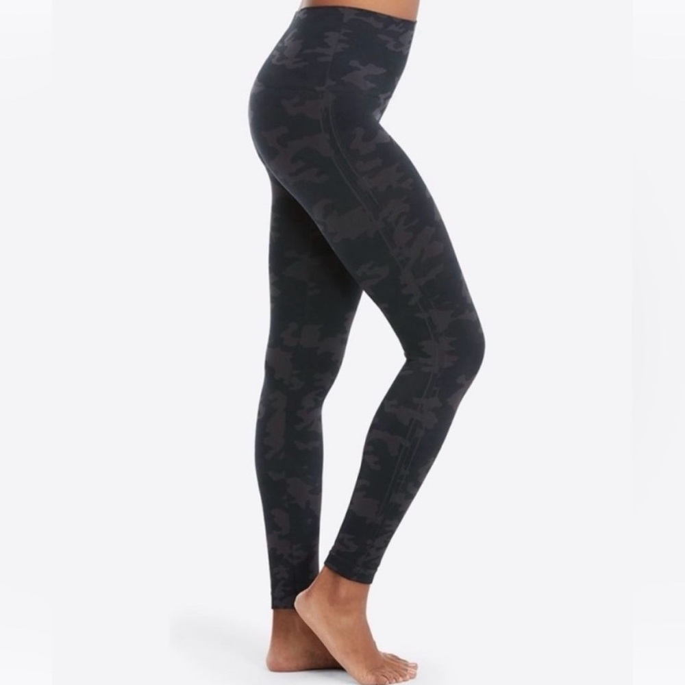 SPANX Look at Me Now Dark Camouflage Leggings